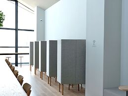 9h nine hours Hakata station