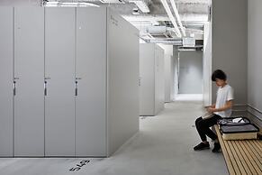 9h nine hours Hakata station