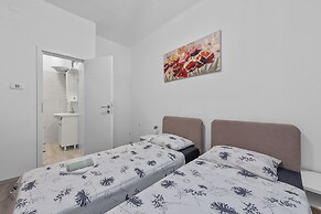 Little Flower in City Center