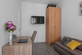 Little Flower in City Center