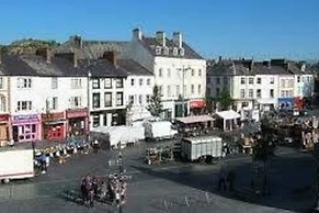 Upper Lake Chalet , Dog and Pet Friendly