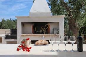 TD Villa Ricchiari Traditional Villa with Designer Pool