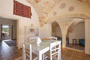 TD Villa Ricchiari Traditional Villa with Designer Pool