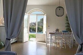 TD Dimora del Giglio with Organic Garden with Pool