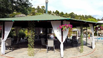 Koviou Holiday Village