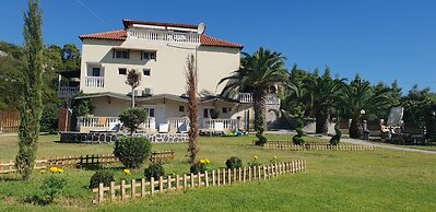 Koviou Holiday Village