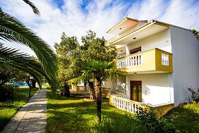 Koviou Holiday Village