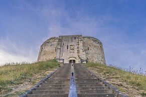 Fewster Way Townhouse