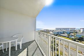 Seacrest 715A is an efficiency on the Gulf side of Okaloosa Island by 