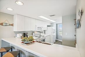 Seacrest 715AB is a 3 BR on the Gulf side of Okaloosa Island by RedAwn