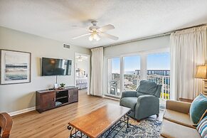 Seacrest 715AB is a 3 BR on the Gulf side of Okaloosa Island by RedAwn