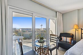 Seacrest 715AB is a 3 BR on the Gulf side of Okaloosa Island by RedAwn