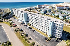 Seacrest 715B is a 2 BR Gulfside on Okaloosa Island by RedAwning