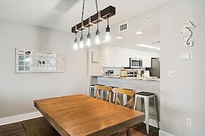 Seacrest 407 is a 2 BR Gulf front on Okaloosa Island by RedAwning