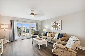 Seacrest 407 is a 2 BR Gulf front on Okaloosa Island by RedAwning