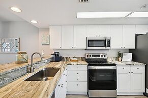 Seacrest 407 is a 2 BR Gulf front on Okaloosa Island by RedAwning