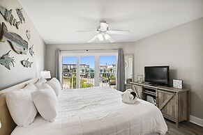 Seacrest 407 is a 2 BR Gulf front on Okaloosa Island by RedAwning