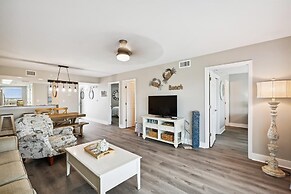 Seacrest 407 is a 2 BR Gulf front on Okaloosa Island by RedAwning