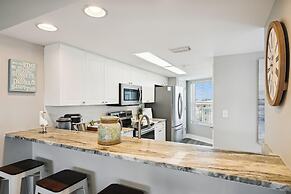 Seacrest 407 is a 2 BR Gulf front on Okaloosa Island by RedAwning