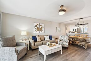 Seacrest 407 is a 2 BR Gulf front on Okaloosa Island by RedAwning