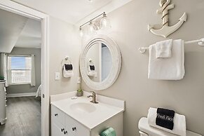 Seacrest 407 is a 2 BR Gulf front on Okaloosa Island by RedAwning