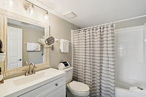 Seacrest 407 is a 2 BR Gulf front on Okaloosa Island by RedAwning