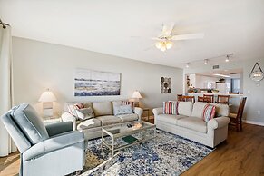 Seacrest 702 is a Gulfview 2 BR on Okaloosa Island by RedAwning