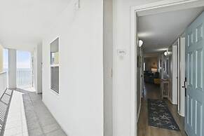 Seacrest 501B is a Gulf Front 2 BR on Okaloosa Island by RedAwning