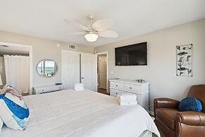 Seacrest 501B is a Gulf Front 2 BR on Okaloosa Island by RedAwning