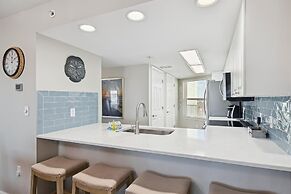 Seacrest 501B is a Gulf Front 2 BR on Okaloosa Island by RedAwning