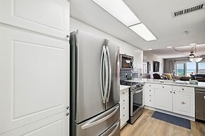 Seacrest 501B is a Gulf Front 2 BR on Okaloosa Island by RedAwning