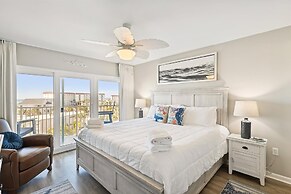 Seacrest 501B is a Gulf Front 2 BR on Okaloosa Island by RedAwning