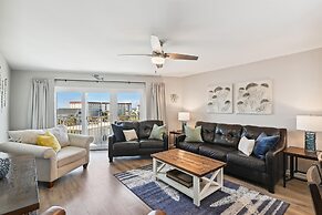 Seacrest 501AB is a Gulf Front 3 BR on Okaloosa Island by RedAwning