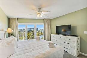 Seacrest 402 is a 2 BR Gulf Front on Okaloosa Island by RedAwning