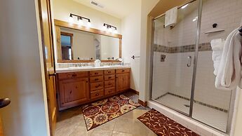 Snowcreek VI The Lodges 1130 Pet-Friendly, Beautiful and Spacious, Gar