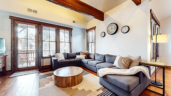 Snowcreek VI The Lodges 1130 Pet-Friendly, Beautiful and Spacious, Gar