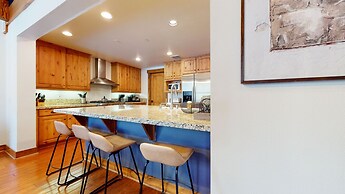 Snowcreek VI The Lodges 1130 Pet-Friendly, Beautiful and Spacious, Gar