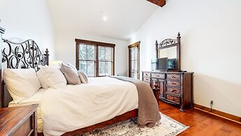 Snowcreek VI The Lodges 1130 Pet-Friendly, Beautiful and Spacious, Gar