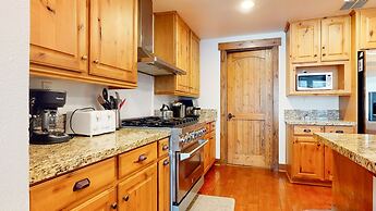 Snowcreek VI The Lodges 1130 Pet-Friendly, Beautiful and Spacious, Gar