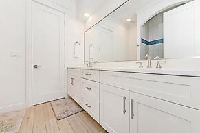 Villa Lago 1945 - 4BR 4b.5a -