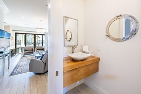 Villa Lago 1945 - 4BR 4b.5a -