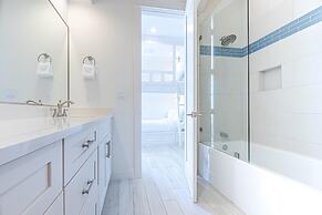 Villa Lago 1945 - 4BR 4b.5a -