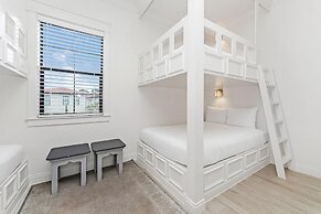 Villa Lago 1945 - 4BR 4b.5a -