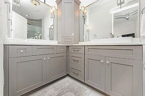 Villa Lago 1945 - 4BR 4b.5a -