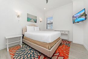 Villa Lago 1945 - 4BR 4b.5a -