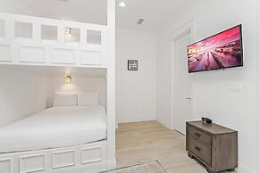 Villa Lago 1945 - 4BR 4b.5a -