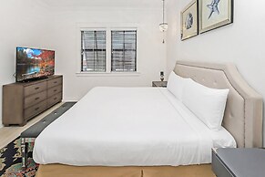 Villa Lago 1945 - 4BR 4b.5a -