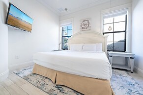 Villa Lago 1945 - 4BR 4b.5a -