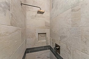 Villa Lago 1945 - 4BR 4b.5a -