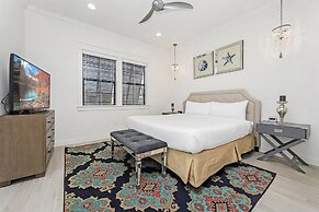 Villa Lago 1945 - 4BR 4b.5a -